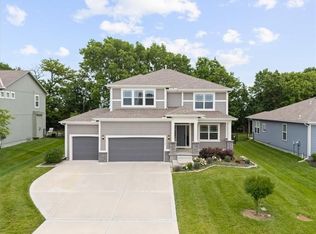 3101 SW Arbortree Dr, Lees Summit, MO 64082