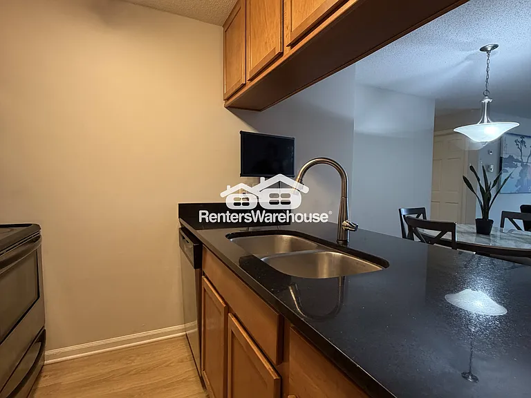 520 Ridgewood Ave #102 — Photo 4
