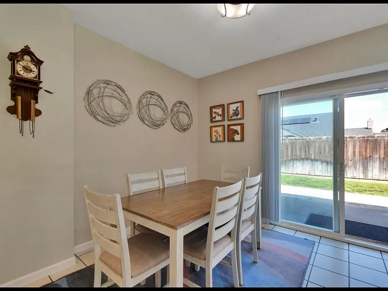 1825 Woodland Dr — Photo 6