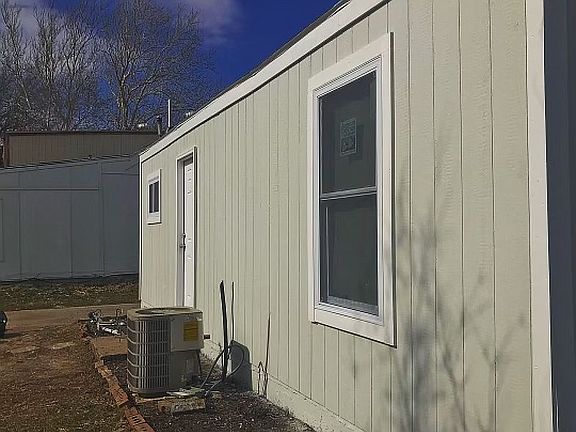 5th image of 5033 Forest Ave