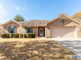 412 Cloverleaf Dr, Athens, AL 35611