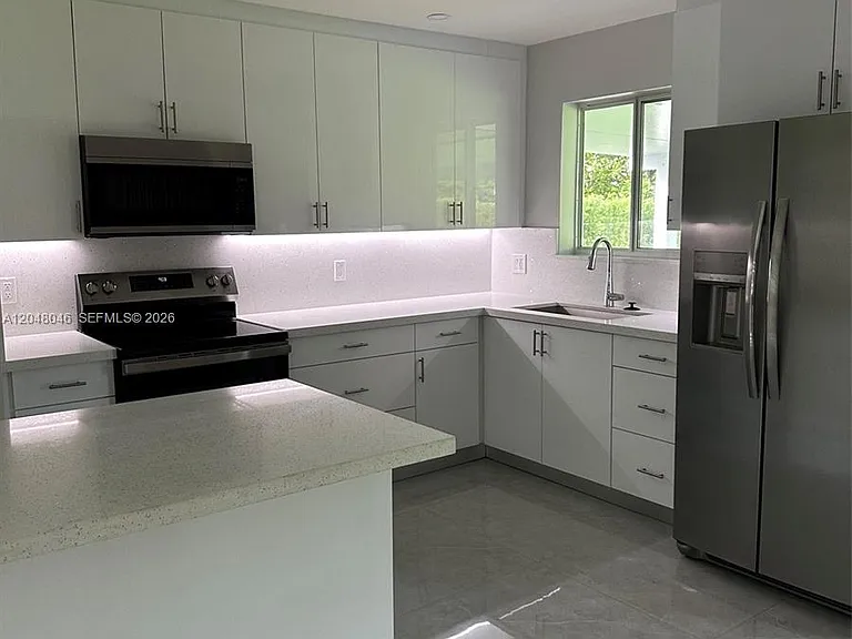 10790 SW 66th Dr — Photo 10
