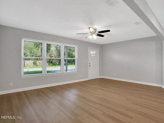 3rd image of 1719 LOUVRE Drive