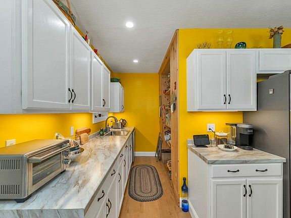 5th image of 114 W Bow Street