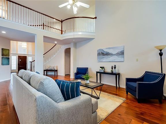 3rd image of 3207 Walker Dr
