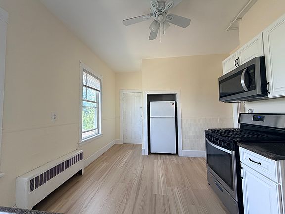 3rd image of 270 Norfolk St #8