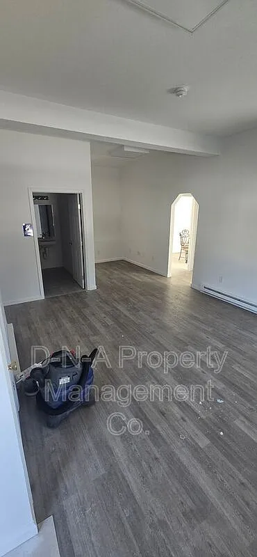 Studio, $1,100 — Photo 2