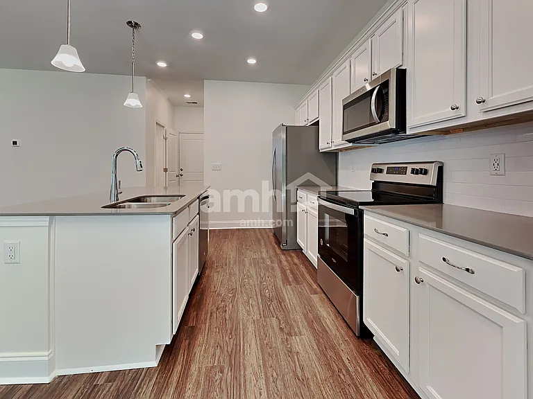 313 W Cartess Rd — Photo 3