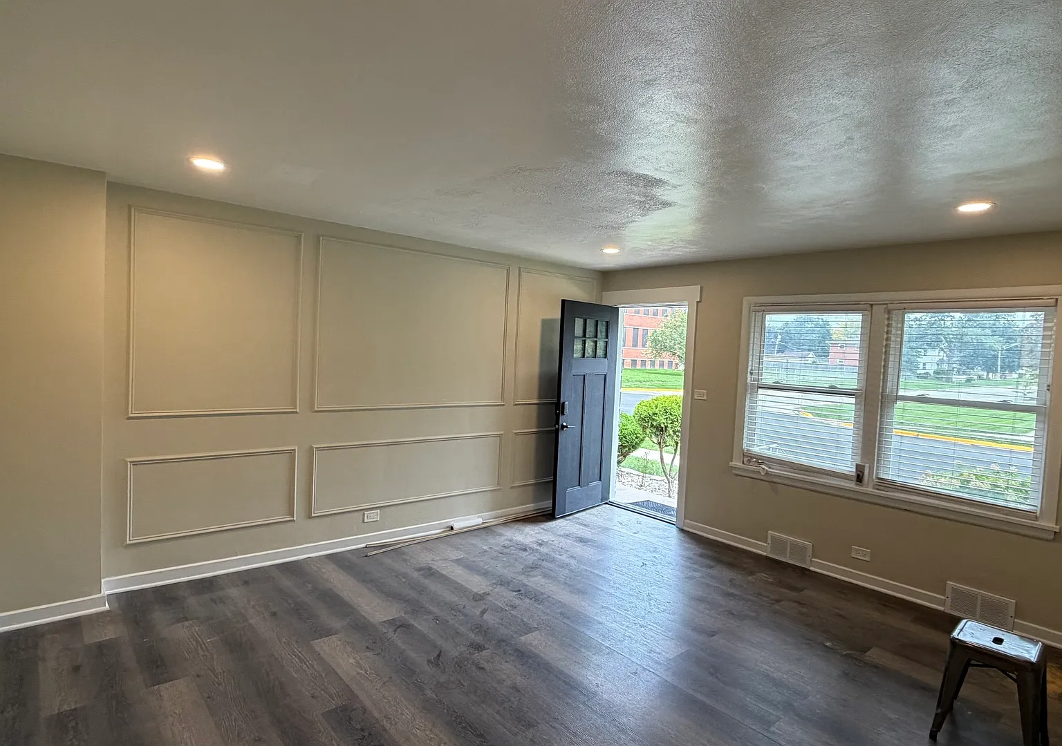 2 bed, 1000 sqft, $1,700 — Photo 4