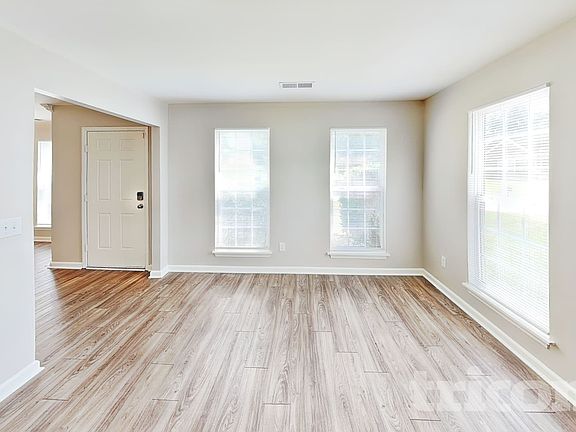 3rd image of 1221 Brook Farm Ln