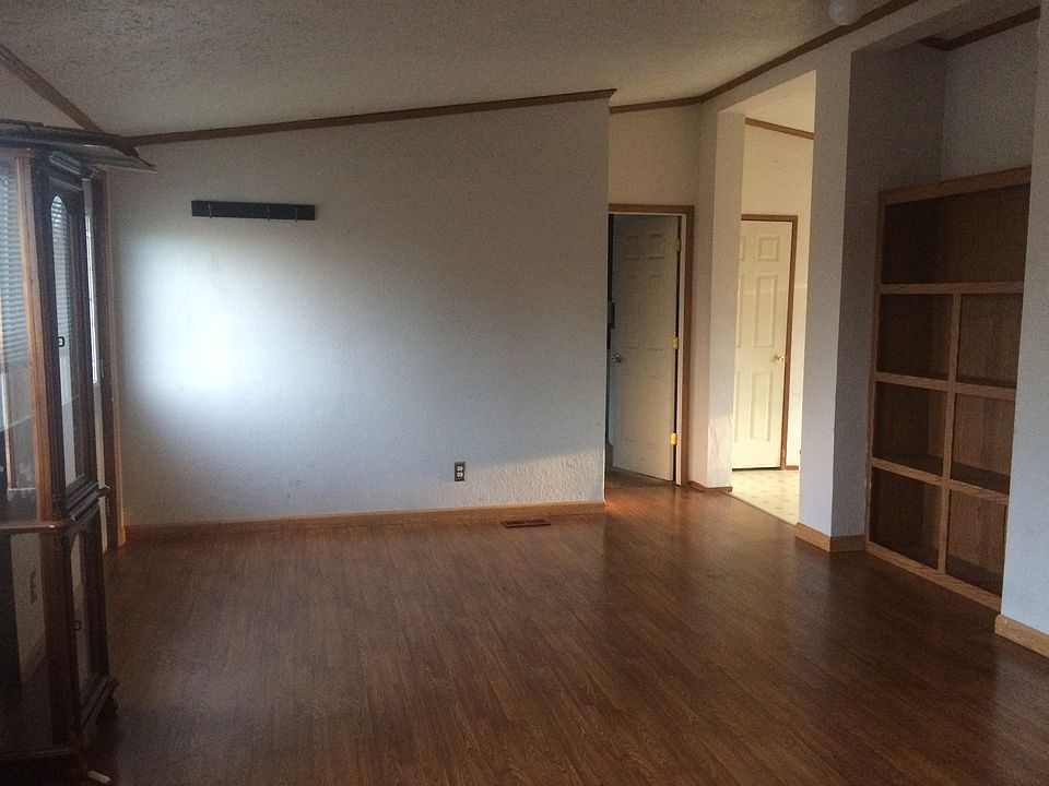 1st image of 589 Seneca Dr