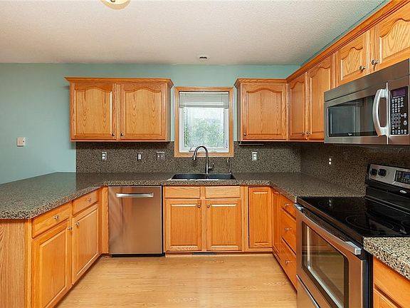 5th image of 5741 NW 92nd Ct