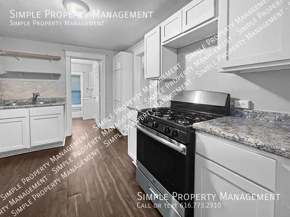 212 Garfield Ave NW #1, Grand Rapids, MI 49504