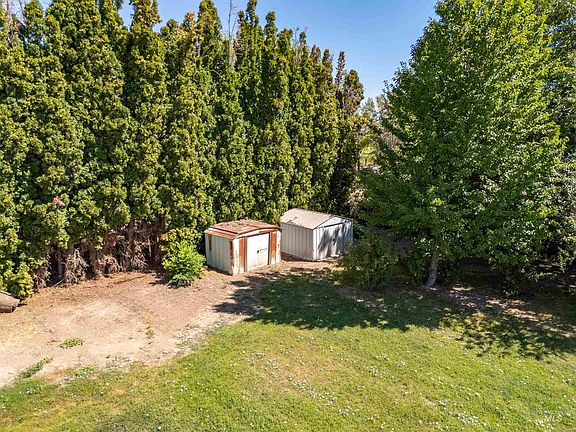 5th image of 11825 Hensen Dr