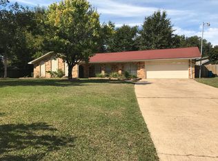 6101 Gruich Cir, Ocean Springs, MS 39564