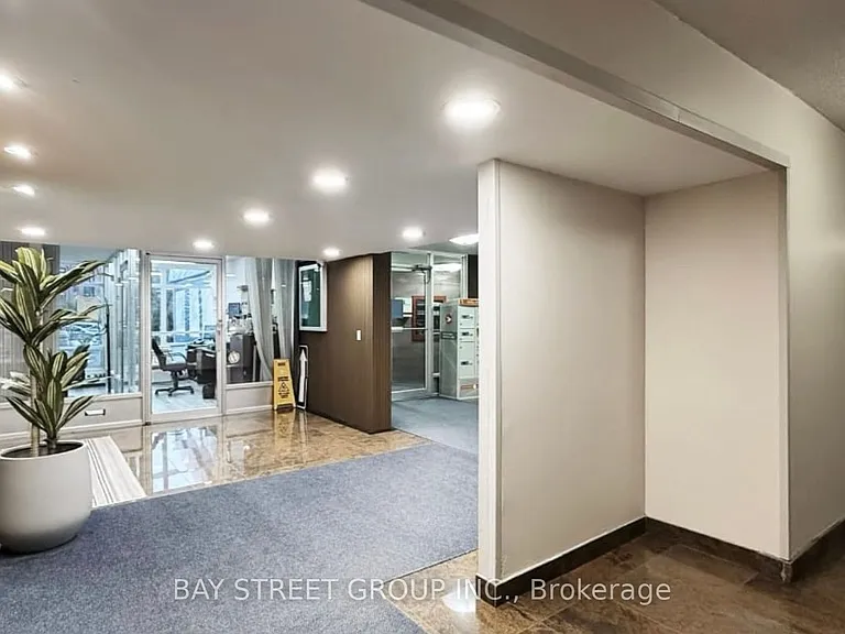 2050 Bridletowne Cir #1712 — Photo 31