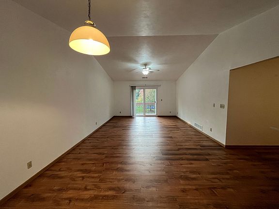 2nd image of 4980 Pine Meadow Pkwy #4