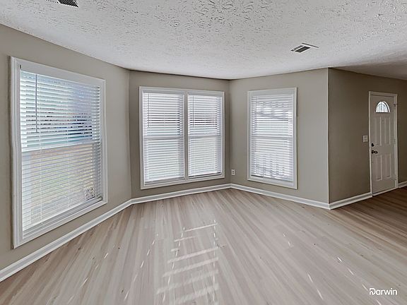 5th image of 411 River Point Dr