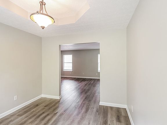 5th image of 121 River Trace Ct