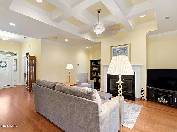 3rd image of 543 Chatham Court NW