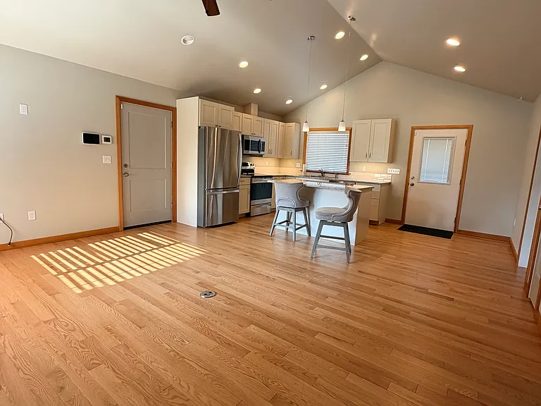 565 SE 10th Pl #ADU — Photo 10