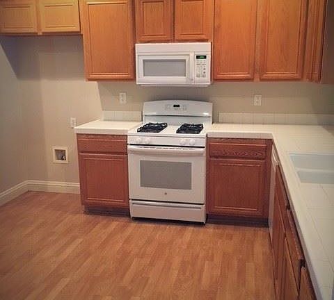 3rd image of 1144 Ticonderoga Ln
