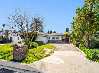 22716 Berdon St, Woodland Hills, CA 91367