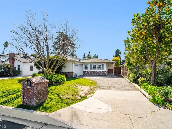 22716 Berdon St, Woodland Hills, CA 91367