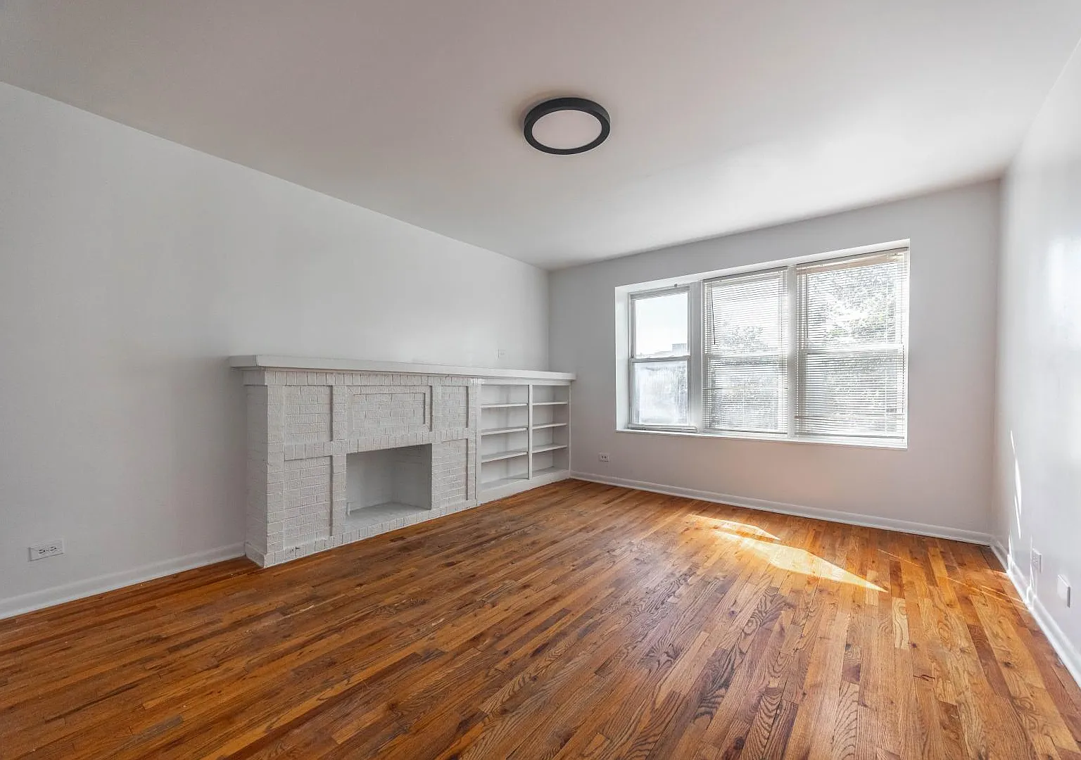 2306 West Rosemont Avenue #3 — Photo 2