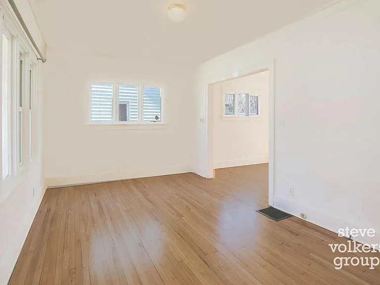 1034 Hall St SE — Photo 6