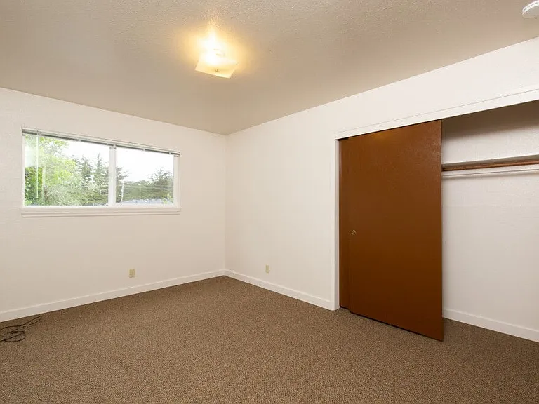 Woodridge — Photo 14