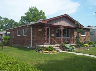 24704 Raven Ave, Eastpointe, MI 48021