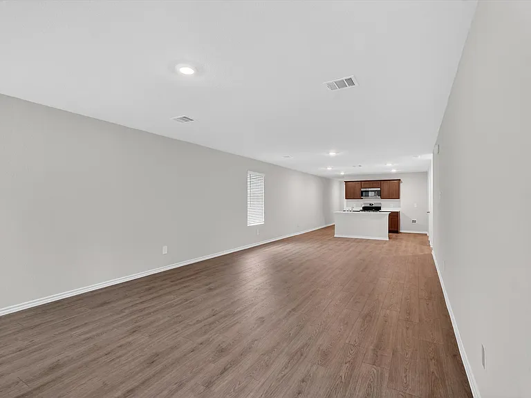 1413 Brook Ln — Photo 2