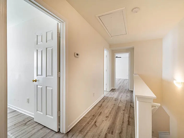 718 Delta Downs Dr — Photo 23
