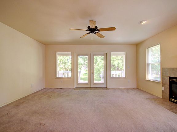 4th image of 3610 Seneca Dr
