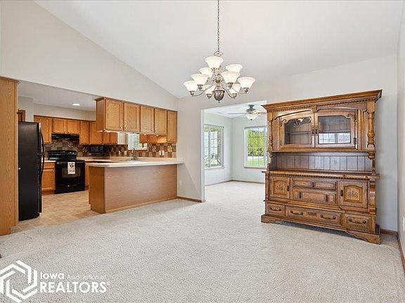 5th image of 2635 Mount Pleasant St Unit 102