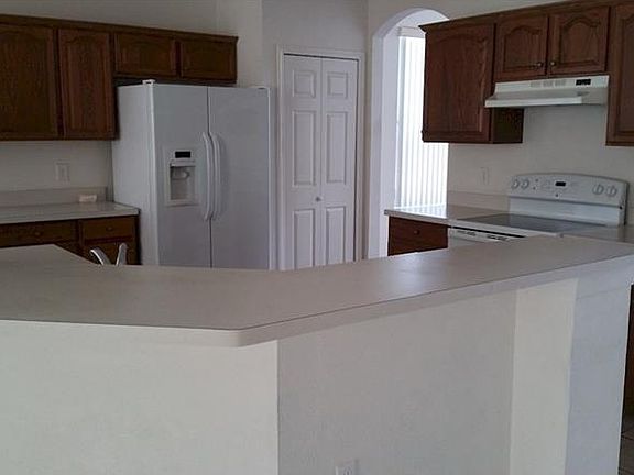 5th image of 130 Westmoreland Cir