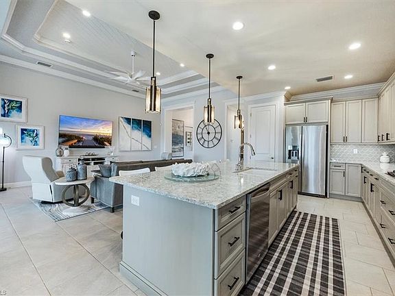 5th image of 8941 Mustique LN