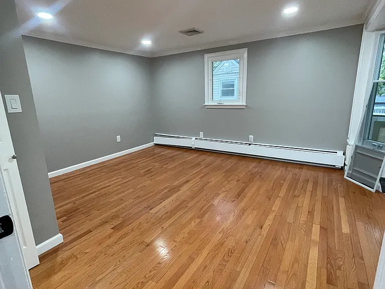 1072 Bordentown Ave — Photo 11