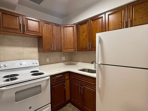 2nd image of 3525 32nd St APT 2R