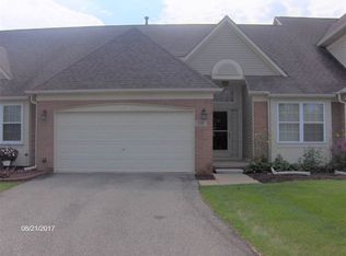 5581 Elmhurst Dr #168, Trenton, MI 48183