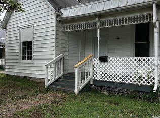 607 E Franklin St, Clinton, MO 64735