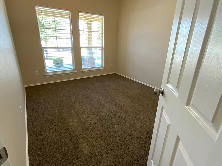 5911 Hopkins Dr — Photo 8