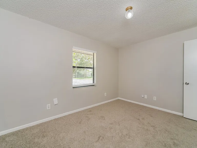 104 Daisy Dr SE — Photo 13