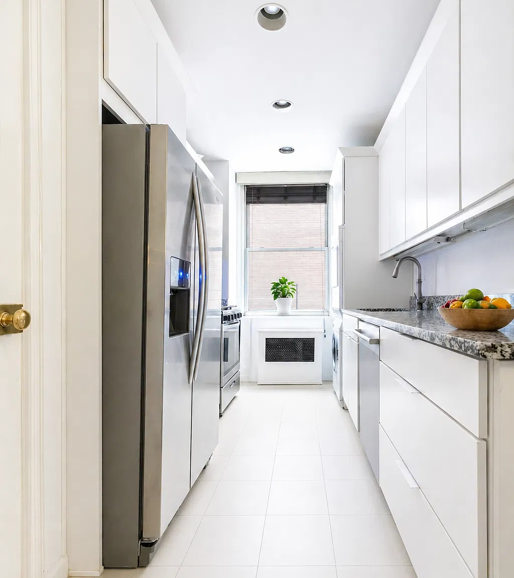 50 East 72nd Street — Photo 2