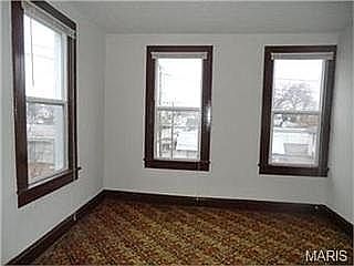 5th image of 9612 S Broadway St