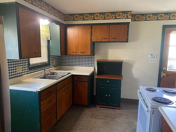 3rd image of 1083 Wilson Ave