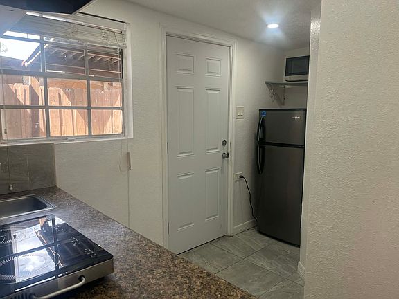 4th image of 6004 Murray Hill Dr #3