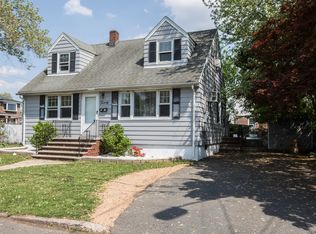 20 Davis Dr, Lodi, NJ 07644