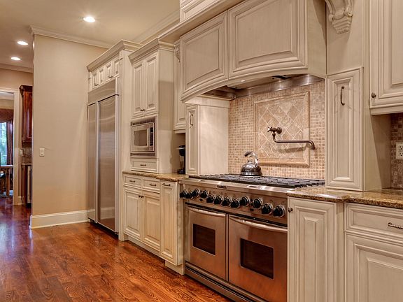 5th image of 2442 S Josephine St